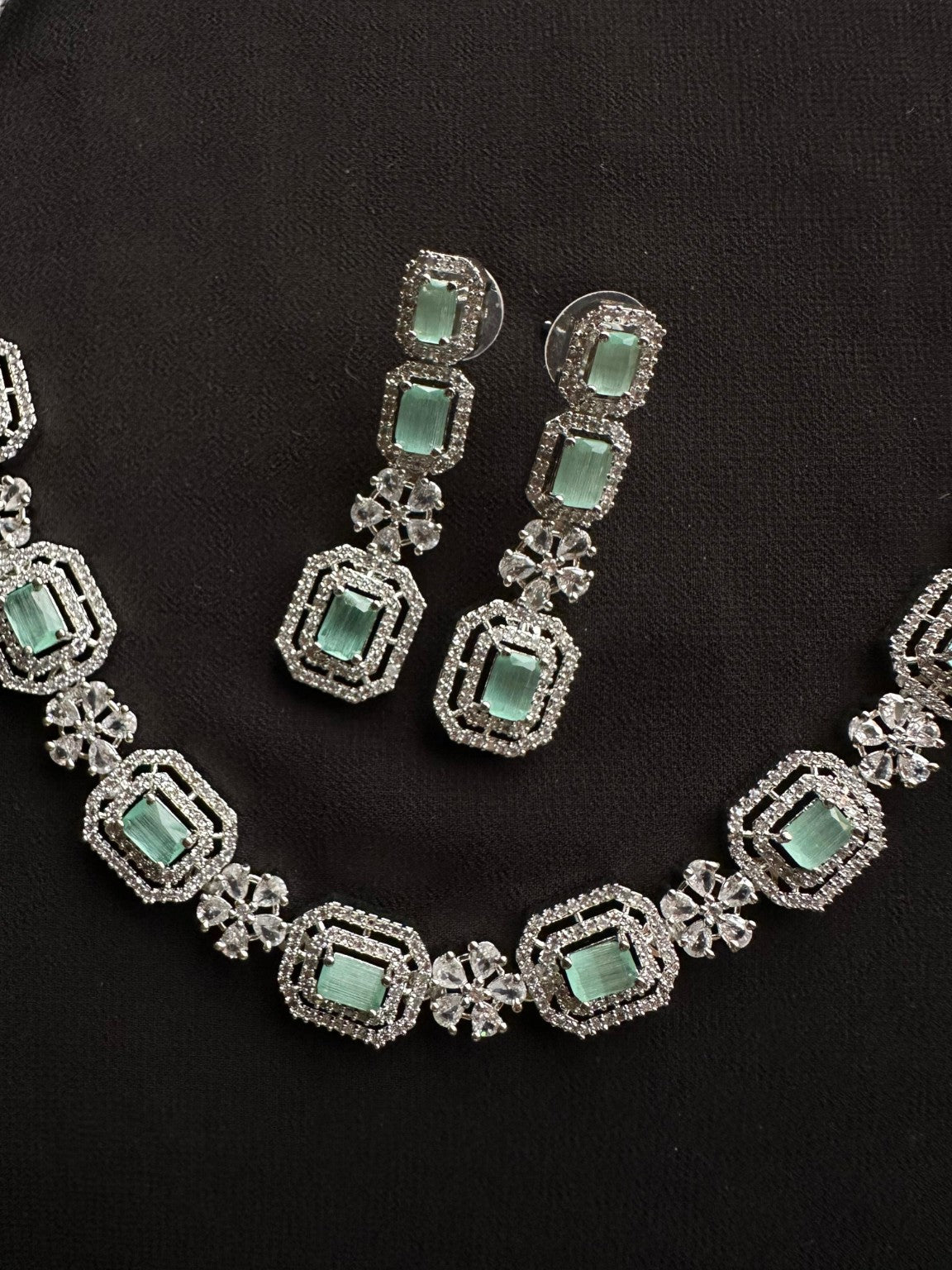 Aqua Elegance Crystal Premium Jewelry Set – Necklace & Earrings
