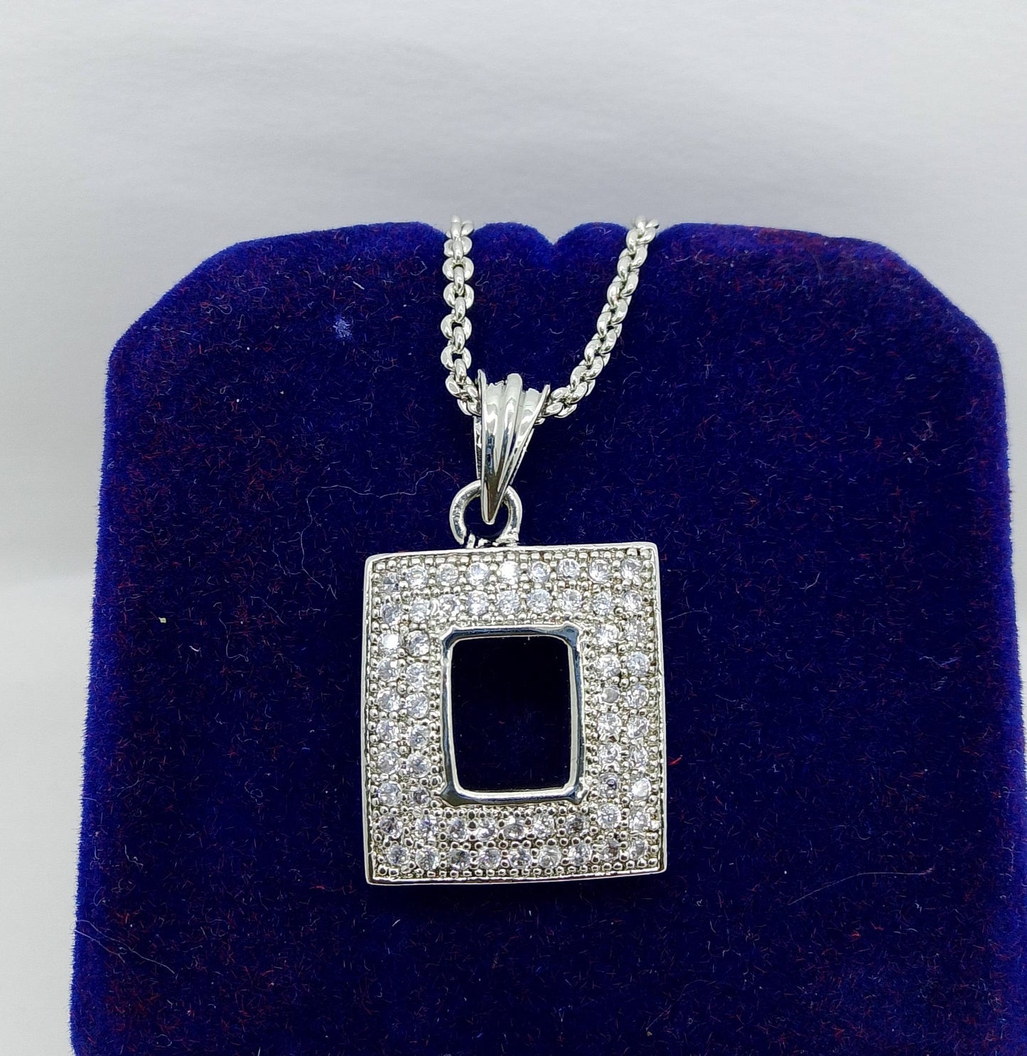Silver Geometric Spark Pendant – Modern Minimalist Necklace