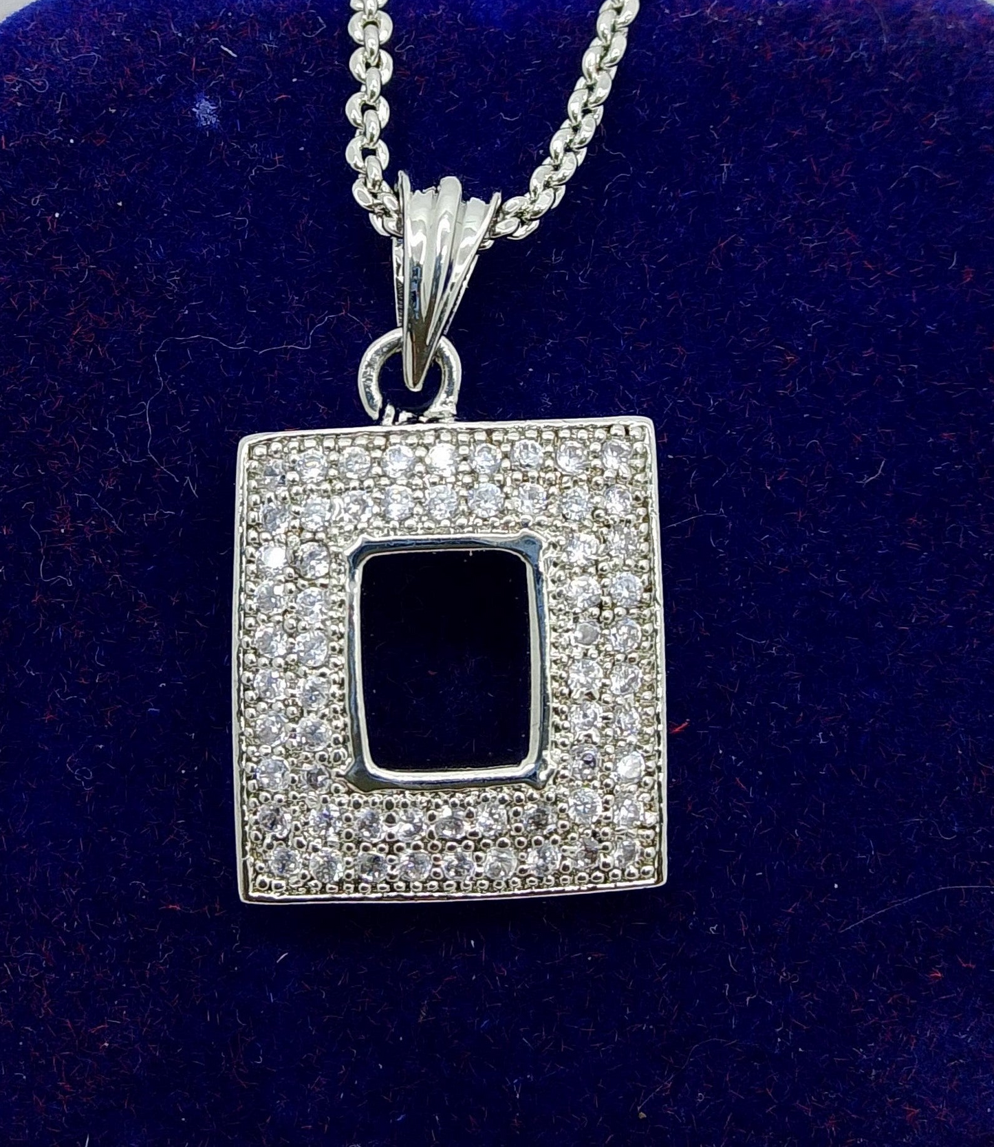 Silver Geometric Spark Pendant – Modern Minimalist Necklace