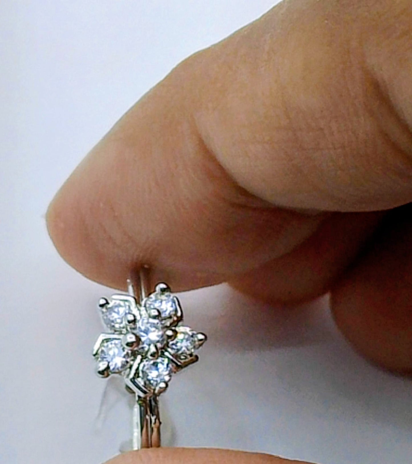 Crystal Bloom Ring – Silver-Tone Floral Design