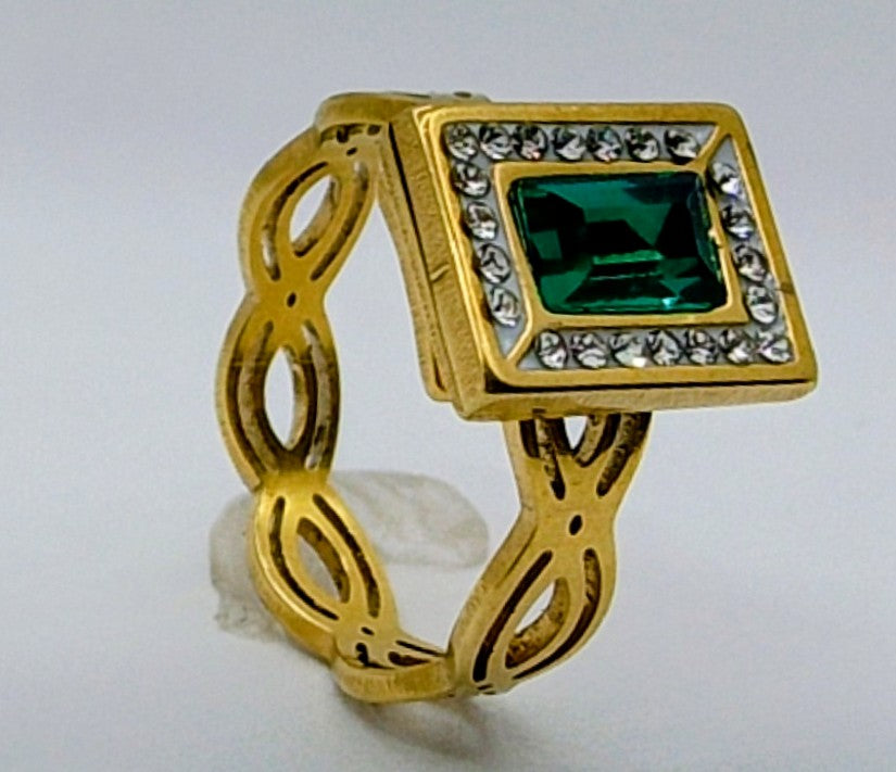 Royal Green Crystal Square Ring – Gold-Tone Finish