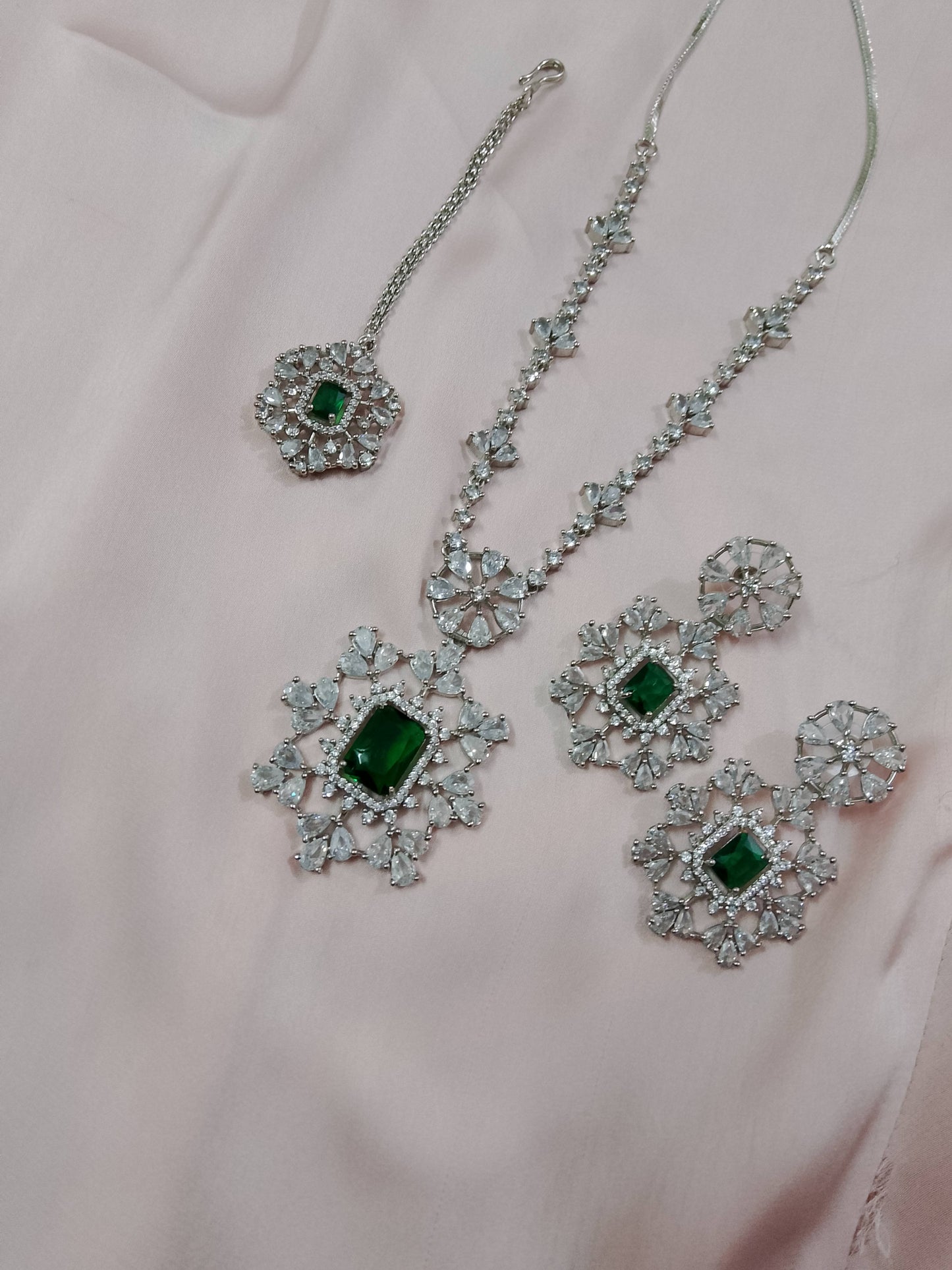 Emerald Royale Zircon Jewelry Set – Necklace, Earrings & Tikka
