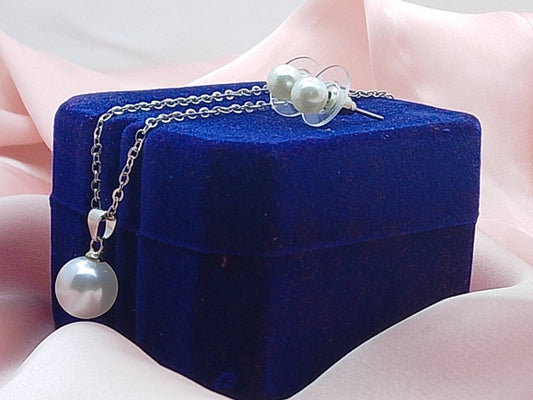 Classic Pearl Pendant & Earrings Set – Elegant Daily Wear Jewelry